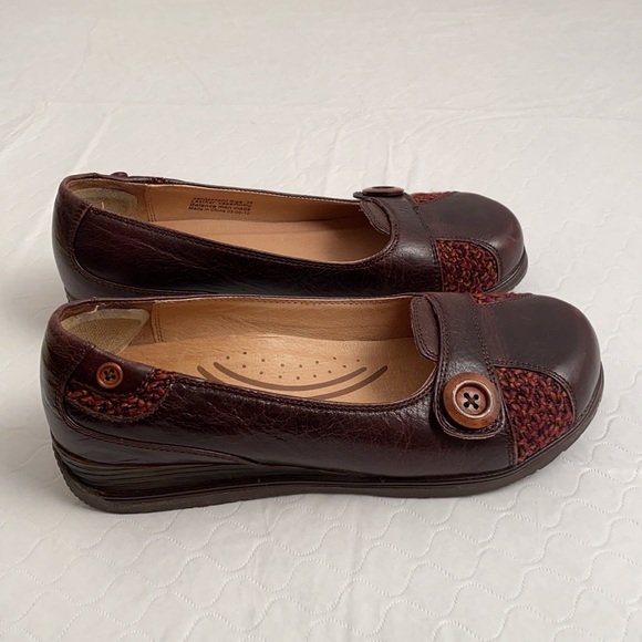 Dansko Pam brown leather button knit Mary Jane rounded toe style loafers - Picture 2 of 8